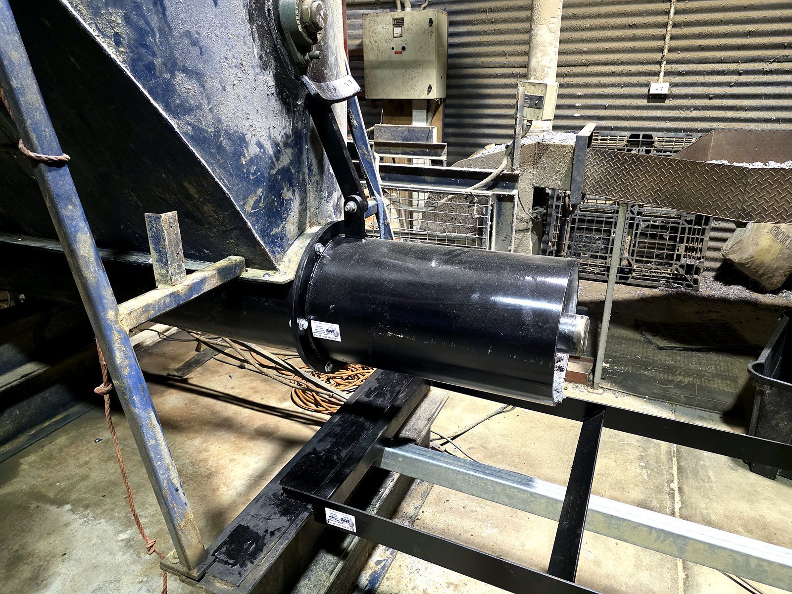 Drum assembly mounted on the fabricated steel frame